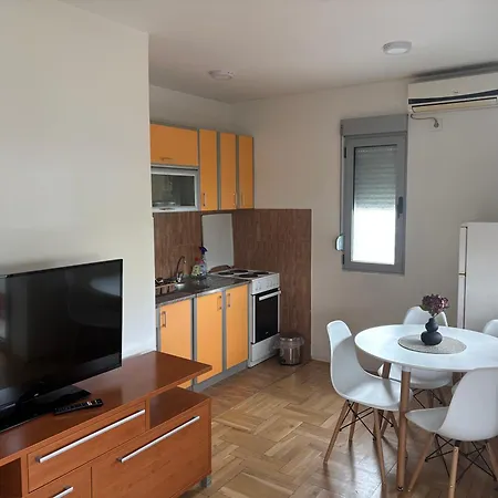 아파트 Stari Aerodrom 2 *